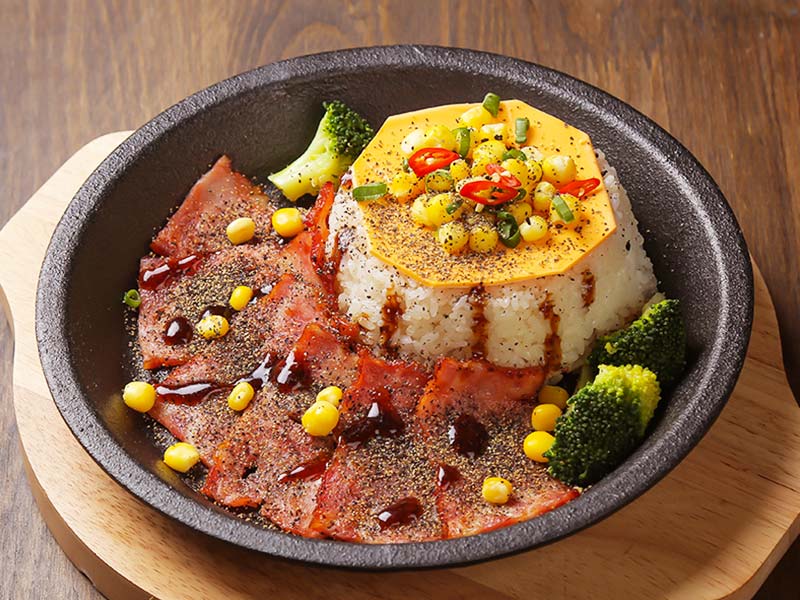 三個大叔黑椒牛肉飯
