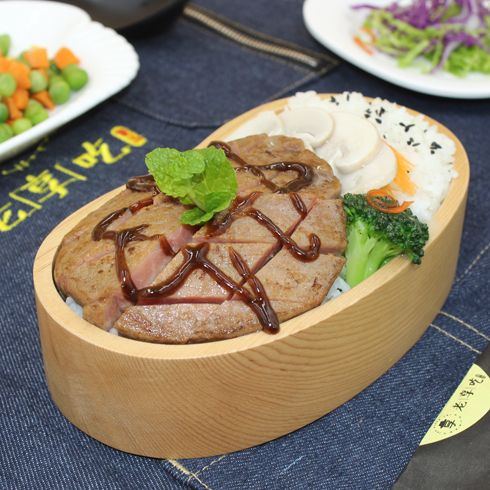 老享吃便當-牛排便當